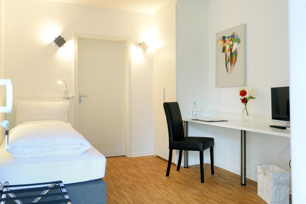 Bed & Breakfast Meerbusch Szoba fotó